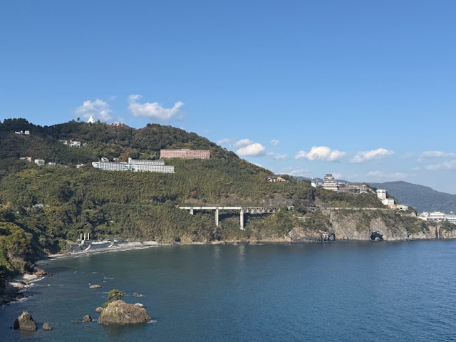 熱海駅より巡回バスあり　温泉大浴場　ケアリゾート熱海